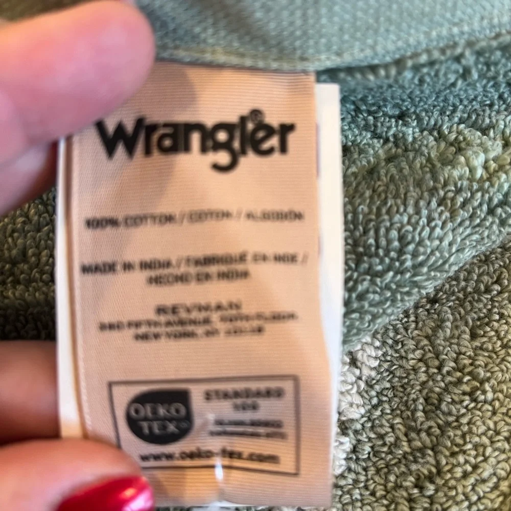 Wrangler Green and White Bath and Hand Towel Set